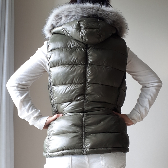 GAP Primaloft Super Warm Down Vest - Picture 3 of 10